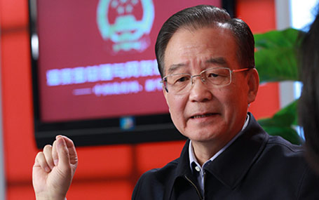 溫家寶總理接受中國政府網(wǎng)、新華網(wǎng)聯(lián)合專訪并與網(wǎng)友在線交流