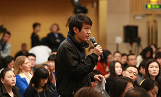 湖北日?qǐng)?bào)記者提問