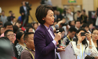 中央電視臺(tái)、中國(guó)國(guó)際電視臺(tái)記者提問(wèn)