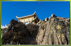 “秀甲天下”峨眉山