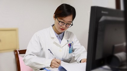 有才！這位女醫(yī)生自創(chuàng)說唱視頻，讓科普更&ldquo;接地氣&rdquo;