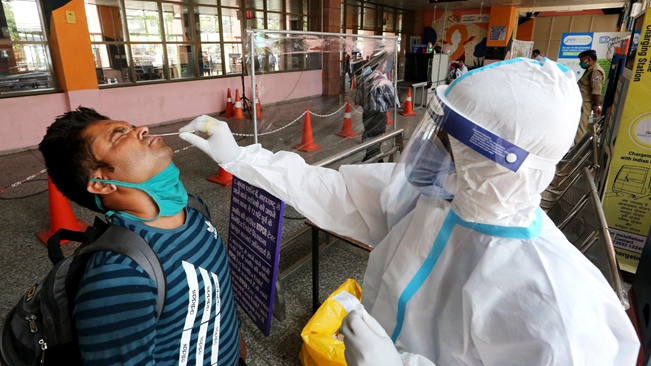 日增確診34萬6786例！印度疫情數(shù)據(jù)再創(chuàng)新高