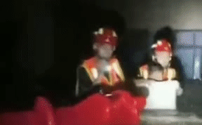 整理箱變小船 小朋友，消防員叔叔來了！