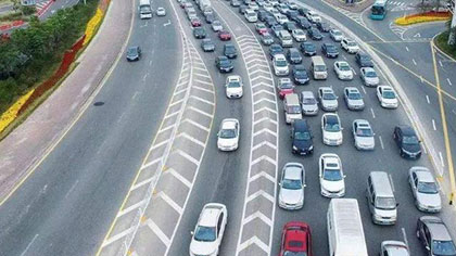 五一假期&middot;交通：假期出行第二天 出行流量有所緩解