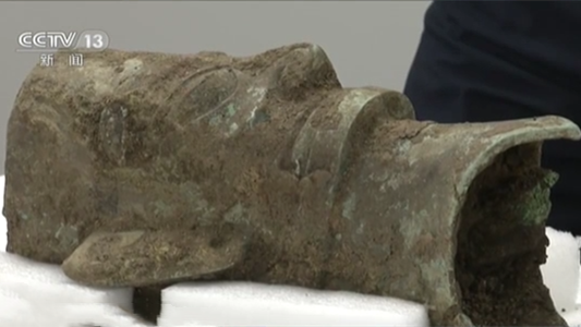 四川廣漢：三星堆遺址考古發(fā)掘&mdash;&mdash;三星堆遺址昨天再提取多件文物