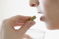 【健康解碼】說明書上這么多副作用 這藥我還吃不吃？