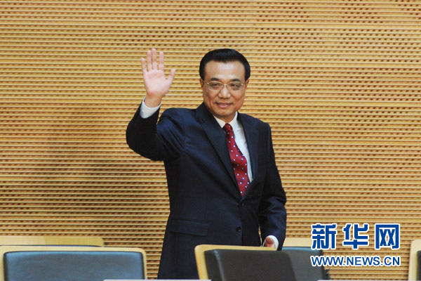 5月5日，中國國務(wù)院總理李克強(qiáng)在位于亞的斯亞貝巴的非洲聯(lián)盟總部發(fā)表題為《開創(chuàng)中非合作更加美好的未來》的演講。 新華社記者 謝環(huán)馳 攝 