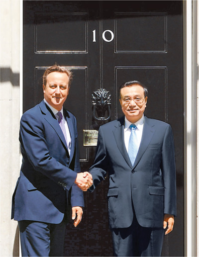 6月17日，國務院總理李克強在倫敦唐寧街10號首相府同英國首相卡梅倫舉行中英總理年度會晤。新華社記者 李 濤攝 