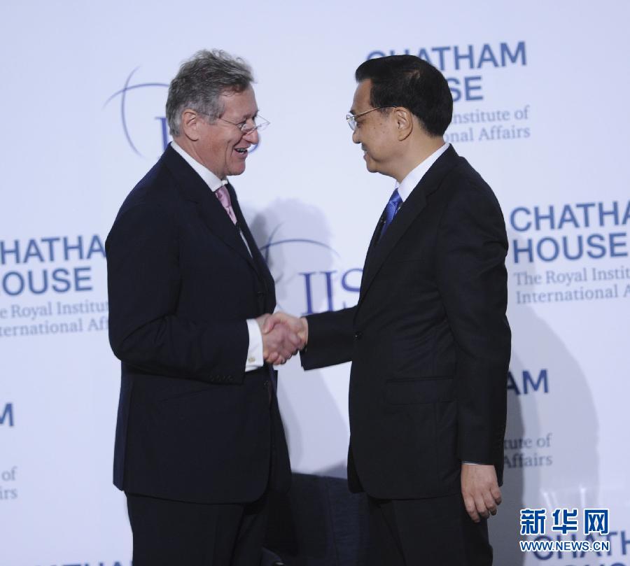  6月18日，國務院總理李克強在倫敦金融城市長官邸面向英國皇家國際問題研究所和國際戰(zhàn)略研究所兩大智庫發(fā)表題為《共建包容發(fā)展的美好世界》的演講。新華社記者 張鐸 攝 
