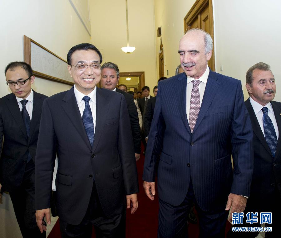 6月19日，國務(wù)院總理李克強在希臘議會大廈會見希臘議長米馬拉基斯。新華社記者 王曄 攝