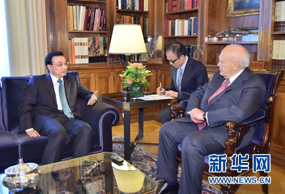 6月20日，國務(wù)院總理李克強(qiáng)在雅典總統(tǒng)府會(huì)見希臘總統(tǒng)帕普利亞斯。 新華社記者 李濤 攝