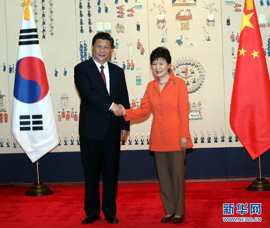 7月3日，國家主席習(xí)近平在首爾同韓國總統(tǒng)樸槿惠舉行會談。新華社記者 蘭紅光 攝