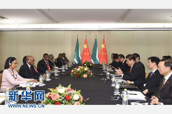 7月14日，國家主席習(xí)近平在巴西福塔萊薩會(huì)見南非總統(tǒng)祖馬。新華社記者 李學(xué)仁 攝