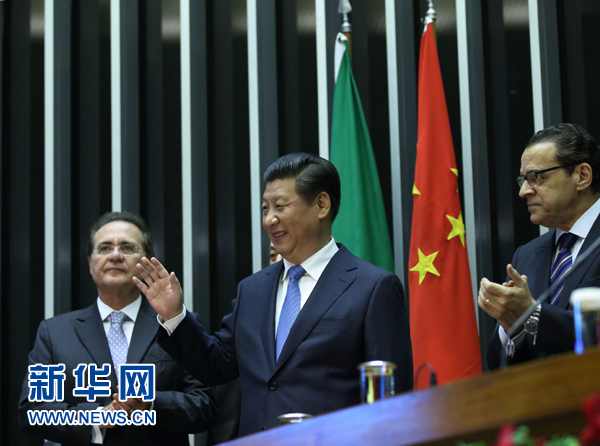 7月16日，國(guó)家主席習(xí)近平在巴西國(guó)會(huì)發(fā)表《弘揚(yáng)傳統(tǒng)友好共譜合作新篇》的演講。 新華社記者 蘭紅光 攝 