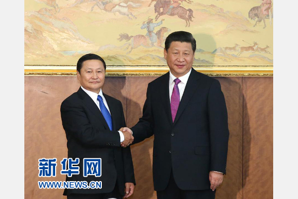 8月22日，國家主席習(xí)近平在烏蘭巴托會見蒙古國總理阿勒坦呼亞格。 新華社記者龐興雷攝 