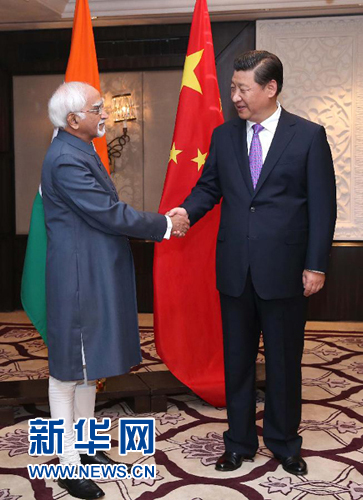 9月18日，國家主席習(xí)近平在新德里會(huì)見印度副總統(tǒng)兼聯(lián)邦院議長安薩里。 新華社記者 龐興雷 攝