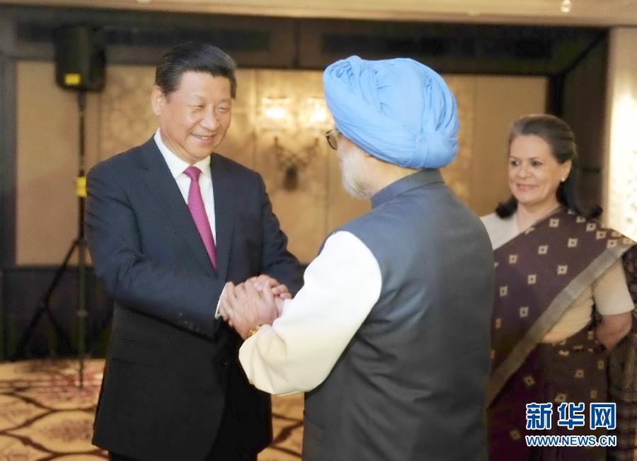 9月19日，國家主席習(xí)近平在新德里會見印度國大黨主席索尼婭&middot;甘地和前總理辛格。 新華社記者張鐸攝