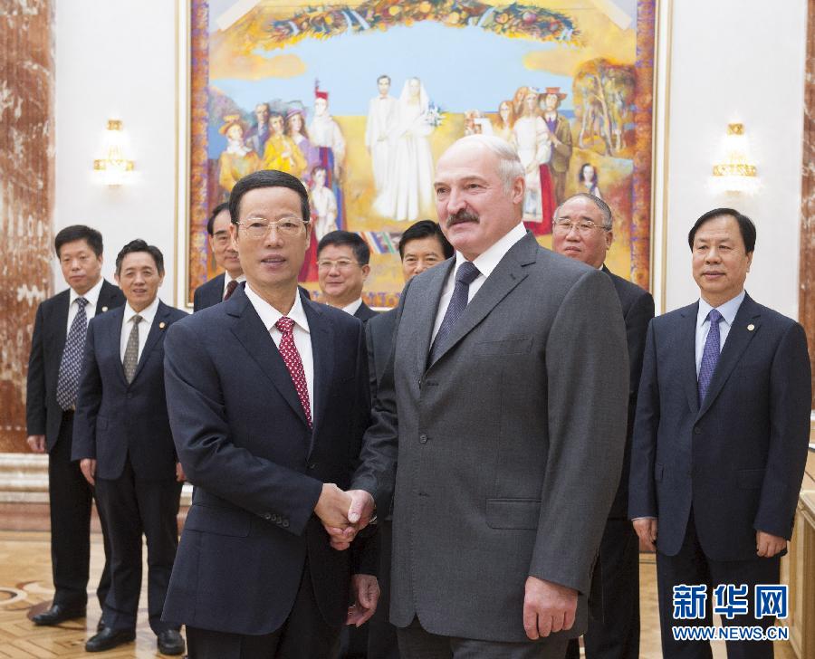 9月26日，應(yīng)邀訪問白俄羅斯的國務(wù)院副總理張高麗在明斯克會見白俄羅斯總統(tǒng)盧卡申科。新華社記者王曄攝 