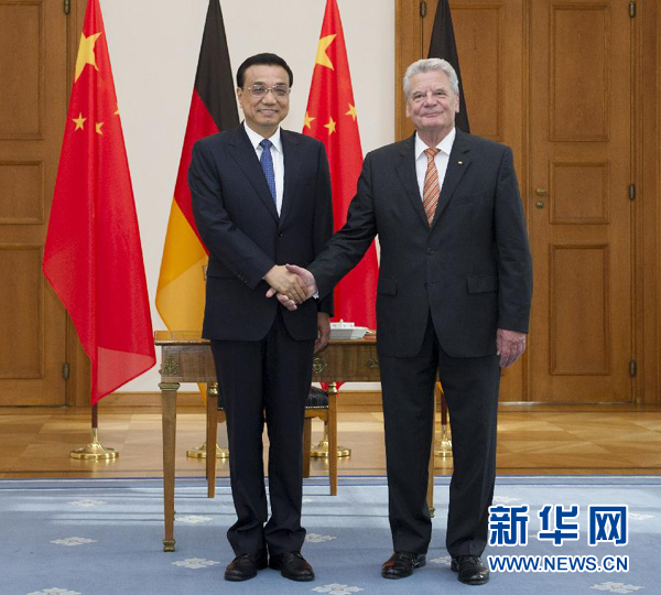 10月10日，國務(wù)院總理李克強(qiáng)在柏林會(huì)見德國總統(tǒng)高克。 新華社記者王曄 攝 