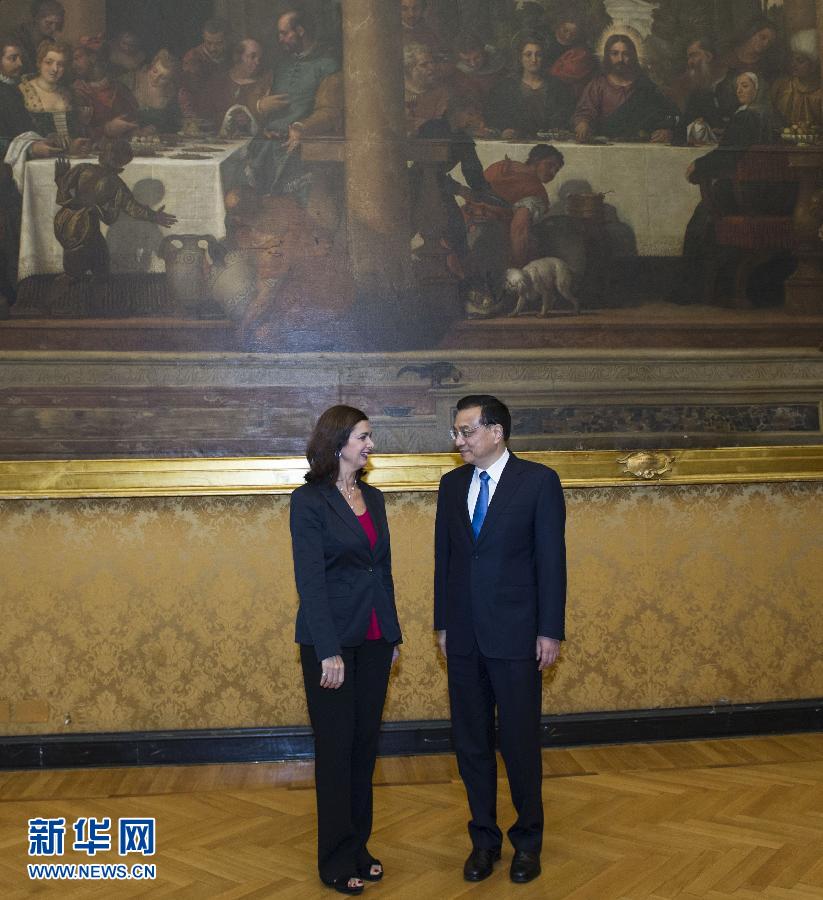 10月15日，中國(guó)國(guó)務(wù)院總理李克強(qiáng)在羅馬會(huì)見(jiàn)意大利眾議長(zhǎng)博爾德里尼。 新華社記者王曄攝 