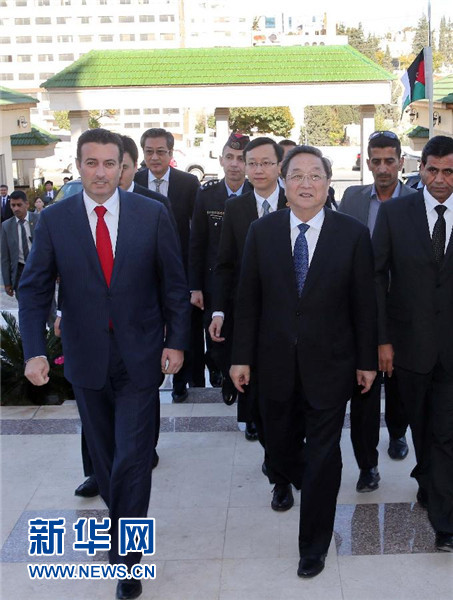 11月9日，正在約旦進行正式友好訪問的全國政協(xié)主席俞正聲在安曼會見約旦眾議院代議長薩法迪。 新華社記者 劉衛(wèi)兵 攝 