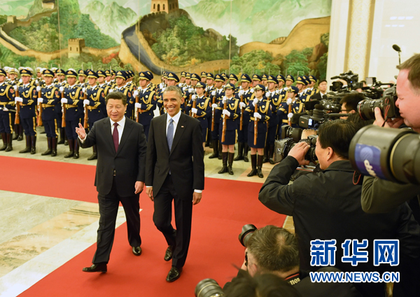 11月12日，國(guó)家主席習(xí)近平在北京人民大會(huì)堂舉行歡迎儀式，歡迎美國(guó)總統(tǒng)奧巴馬對(duì)中國(guó)進(jìn)行國(guó)事訪問。 新華社記者 劉建生 攝