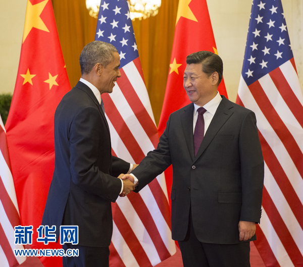 11月12日，國(guó)家主席習(xí)近平在北京人民大會(huì)堂舉行歡迎儀式，歡迎美國(guó)總統(tǒng)奧巴馬對(duì)中國(guó)進(jìn)行國(guó)事訪問。 新華社記者 李學(xué)仁 攝