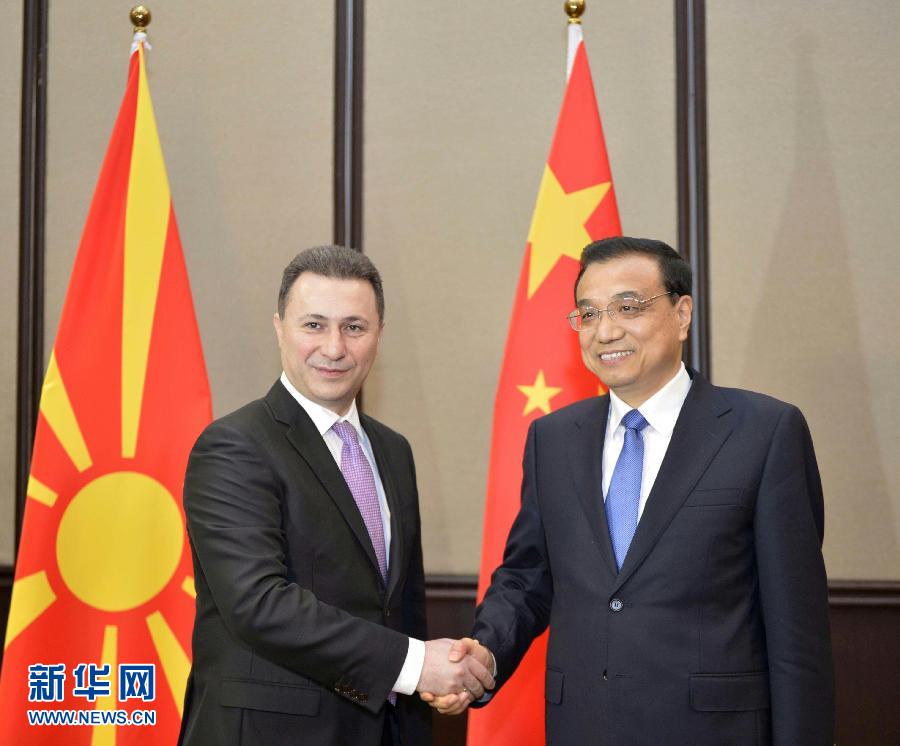 12月17日，中國(guó)國(guó)務(wù)院總理李克強(qiáng)在貝爾格萊德會(huì)見馬其頓總理格魯埃夫斯基。 新華社記者劉力航攝 