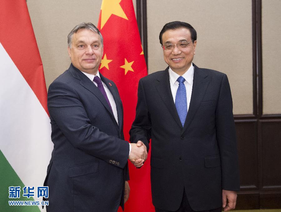 12月17日，中國(guó)國(guó)務(wù)院總理李克強(qiáng)在貝爾格萊德會(huì)見匈牙利總理歐爾班。 新華社記者黃敬文攝 