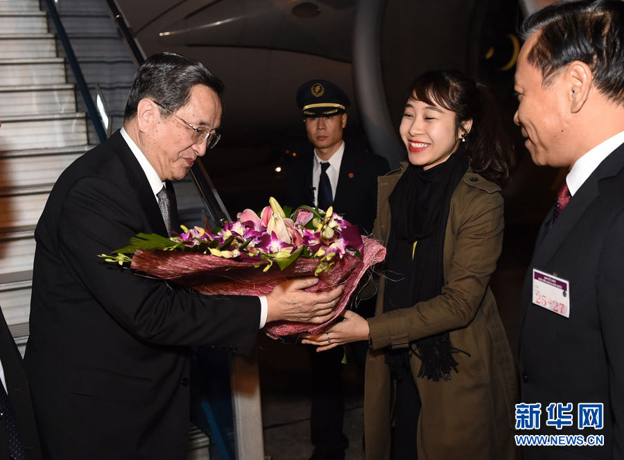 12月25日至27日，中共中央政治局常委、全國(guó)政協(xié)主席俞正聲對(duì)越南進(jìn)行正式訪問(wèn)。這是12月25日，俞正聲抵達(dá)河內(nèi)，開(kāi)始對(duì)越南進(jìn)行正式訪問(wèn)。 新華社記者馬占成攝