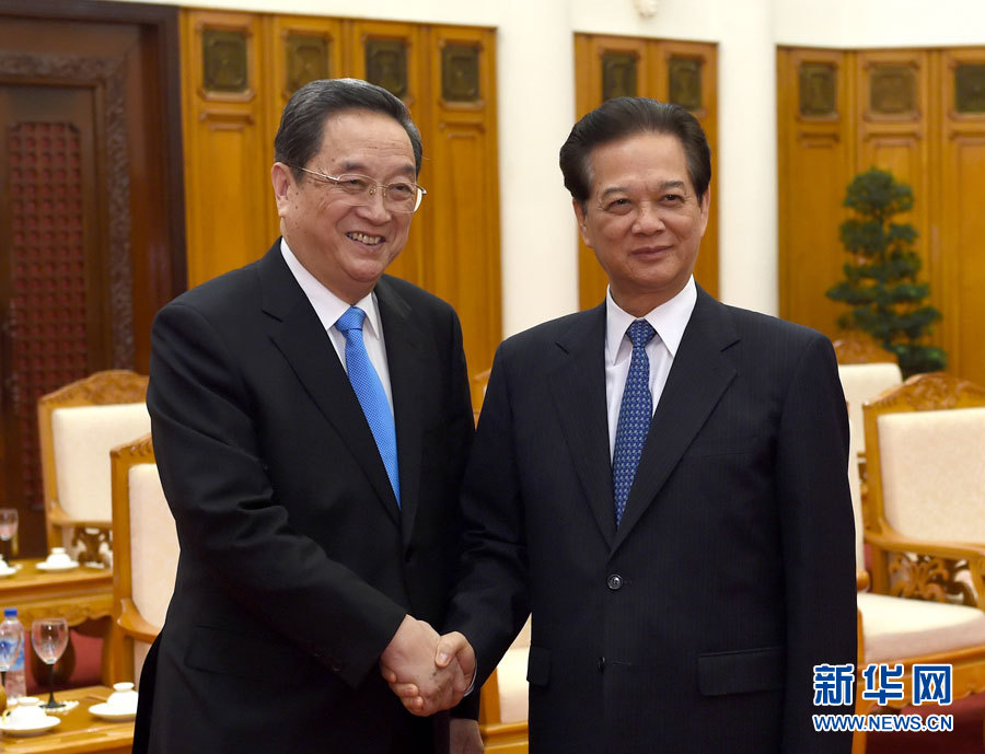 12月25日至27日，中共中央政治局常委、全國(guó)政協(xié)主席俞正聲對(duì)越南進(jìn)行正式訪問(wèn)。這是12月26日，俞正聲在河內(nèi)會(huì)見(jiàn)越南政府總理阮晉勇。 新華社記者馬占成攝