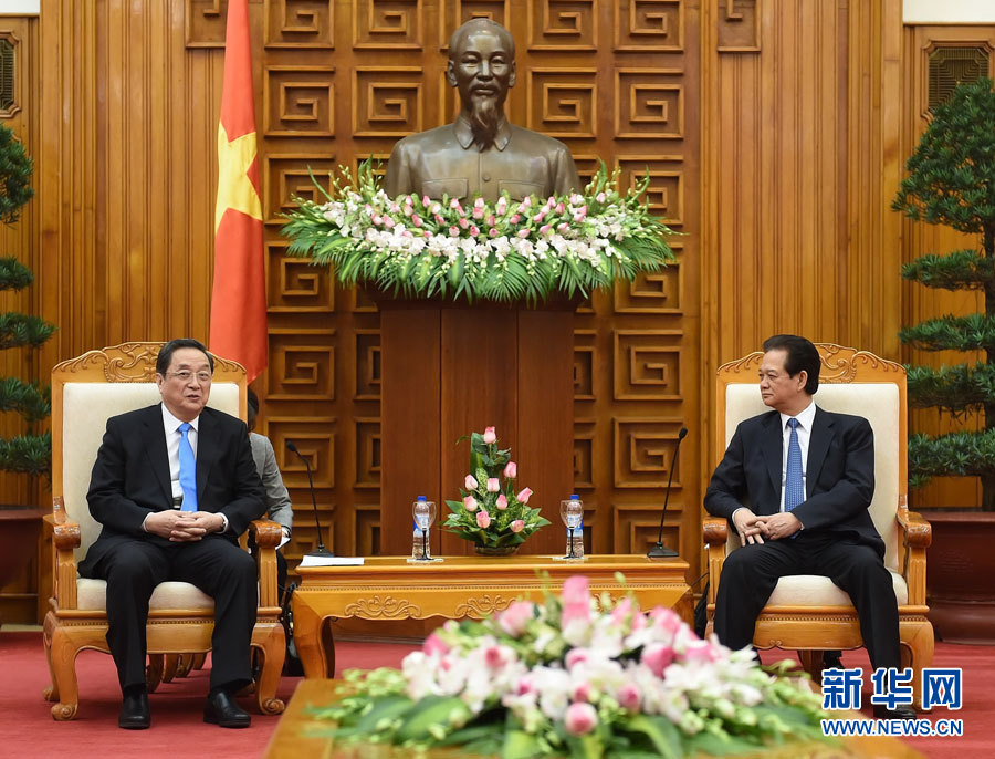 12月25日至27日，中共中央政治局常委、全國(guó)政協(xié)主席俞正聲對(duì)越南進(jìn)行正式訪問(wèn)。這是12月26日，俞正聲在河內(nèi)會(huì)見(jiàn)越南政府總理阮晉勇。 新華社記者劉建生攝