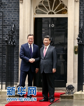 10月21日，國家主席習近平在倫敦唐寧街首相府同英國首相卡梅倫舉行會談。 新華社記者 鞠鵬 攝 