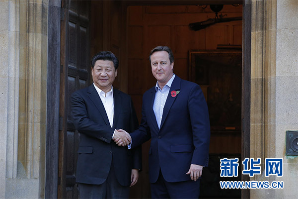 10月22日，國家主席習(xí)近平在契克斯首相鄉(xiāng)間別墅同英國首相卡梅倫再次會晤。新華社記者 鞠鵬 攝