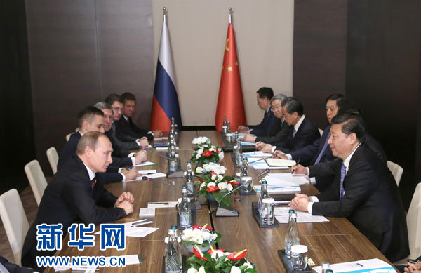 11月15日，國家主席習(xí)近平在土耳其安塔利亞會見俄羅斯總統(tǒng)普京。 新華社記者馬占成攝