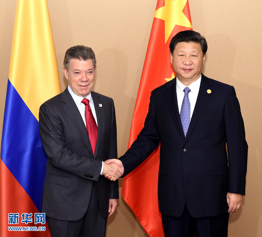 11月18日，國家主席習(xí)近平在菲律賓馬尼拉會見哥倫比亞總統(tǒng)桑托斯。 新華社記者 饒愛民 攝