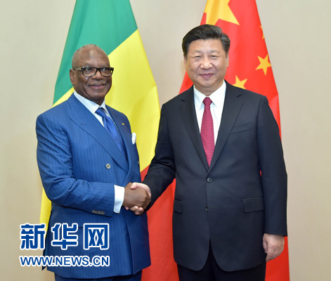 12月3日，國家主席習近平在約翰內(nèi)斯堡會見馬里總統(tǒng)凱塔。新華社記者 李濤 攝 