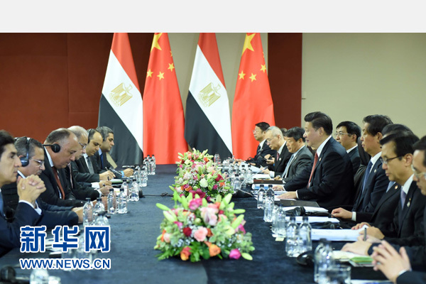 12月4日，國家主席習(xí)近平在約翰內(nèi)斯堡會見埃及總理伊斯梅爾。新華社記者 張鐸 攝 