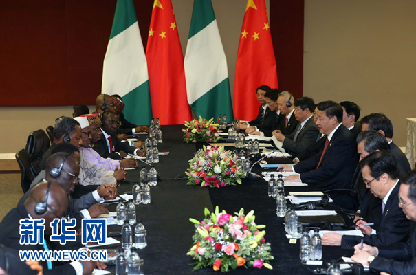 12月4日，國家主席習(xí)近平在約翰內(nèi)斯堡會見尼日利亞總統(tǒng)布哈里。 新華社記者 龐興雷 攝 