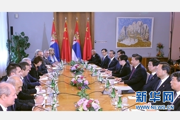 6月18日，國家主席習(xí)近平在貝爾格萊德同塞爾維亞總統(tǒng)尼科利奇舉行會談。 新華社記者 馬占成 攝