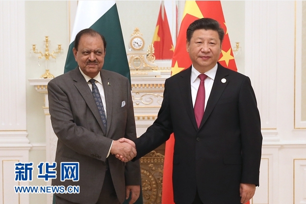 6月23日，國(guó)家主席習(xí)近平在塔什干會(huì)見巴基斯坦總統(tǒng)侯賽因。新華社記者馬占成攝