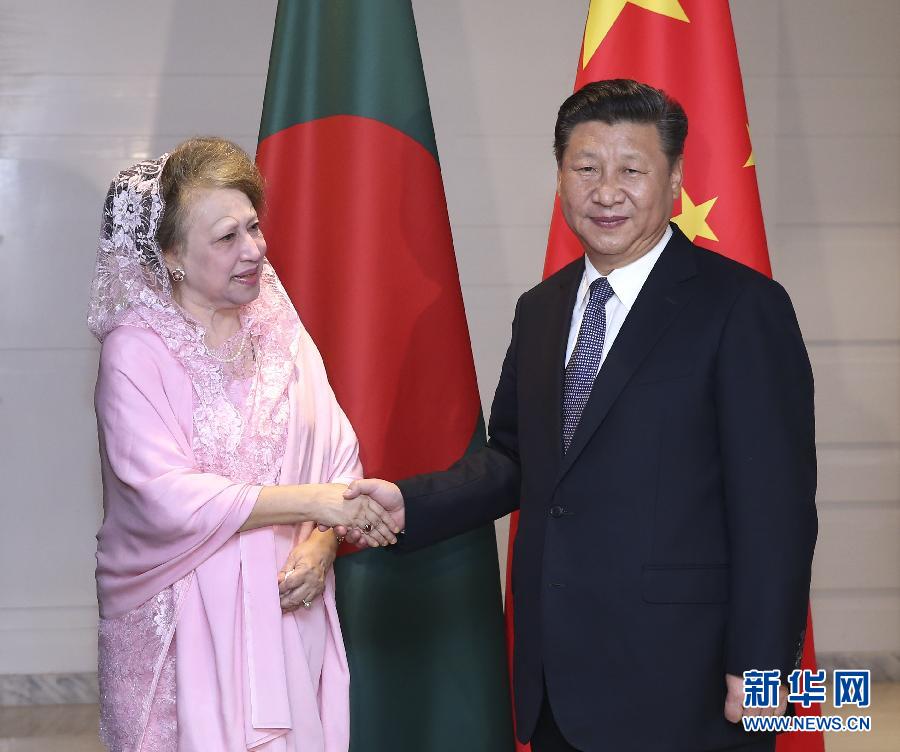 10月14日，國家主席習(xí)近平在達卡會見孟加拉國民族主義黨主席卡莉達&middot;齊亞。  新華社記者龐興雷攝 