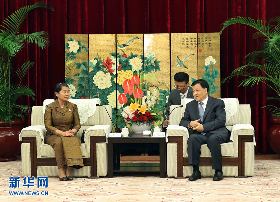 6月11日，中共中央政治局常委、中央書記處書記劉云山在福州會(huì)見來華出席金磚國(guó)家政黨、智庫(kù)和民間社會(huì)組織論壇的柬埔寨人民黨中央常委、副首相梅森安。新華社記者劉衛(wèi)兵攝