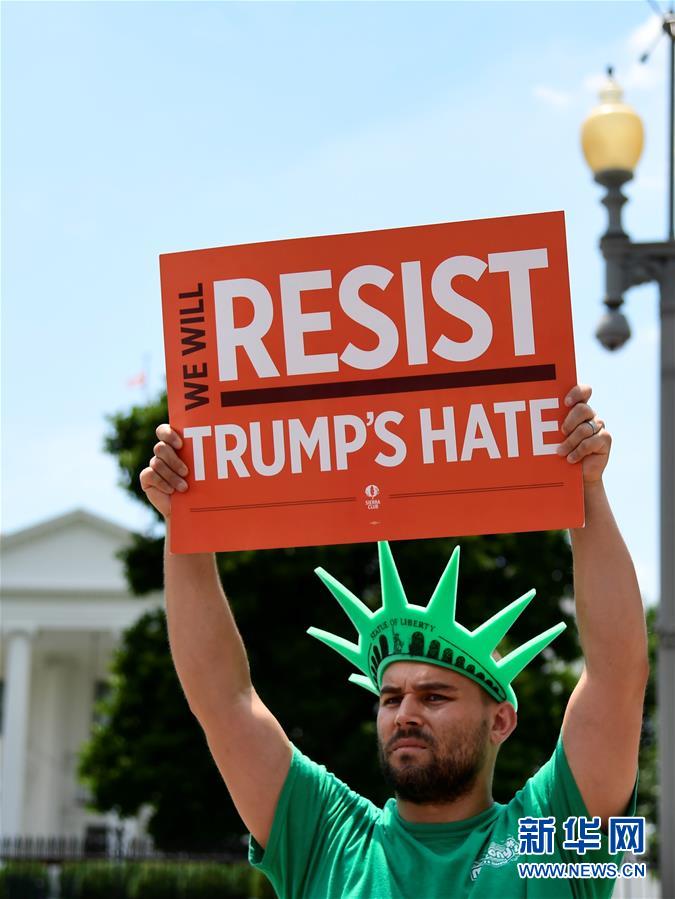 (國(guó)際)(1)美國(guó)多地舉行反對(duì)移民執(zhí)法政策抗議活動(dòng)