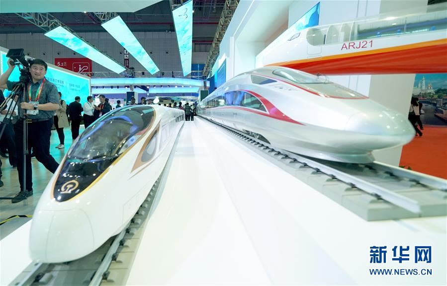 (新華全媒頭條·圖文互動(dòng))(2)人間正道 浩蕩前行——習(xí)近平主席出席首屆中國(guó)國(guó)際進(jìn)口博覽會(huì)紀(jì)實(shí)