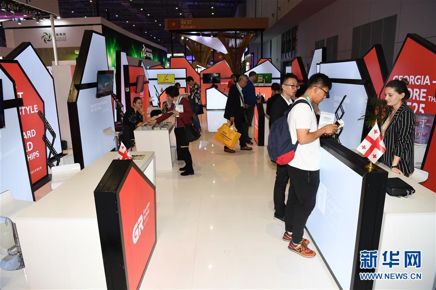 （新華全媒頭條&middot;聚焦進(jìn)口博覽會&middot;圖文互動）（8）匯聚世界經(jīng)濟(jì)前行的浩蕩潮流&mdash;&mdash;從首屆中國國際進(jìn)口博覽會看全球合作發(fā)展新趨勢