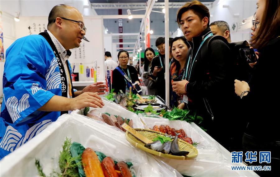 (新華全媒頭條·圖文互動(dòng))(10)從進(jìn)博會(huì)到“雙11” 超級(jí)訂單背后蘊(yùn)藏中國(guó)動(dòng)能