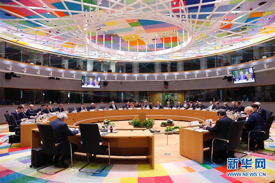 （國際）（1）歐盟為英國&ldquo;脫歐&rdquo;提供&ldquo;二選一&rdquo;時(shí)間表