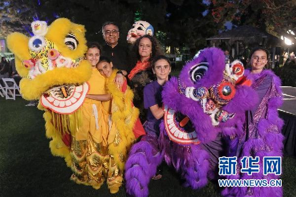 （國際&middot;圖文互動）（3）通訊：瞧這一家子舞獅的美國人