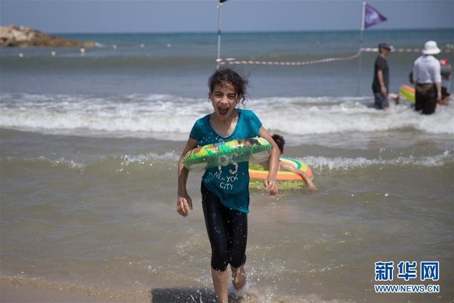 （國際&middot;圖文互動(dòng)）（1）特寫：穿過檢查站去看海